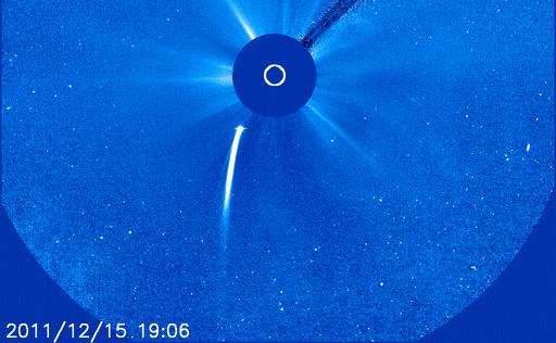 Ο κομήτης Lovejoy επιζεί ύστερα από επικινδυνη βουτιά στον Ήλιο