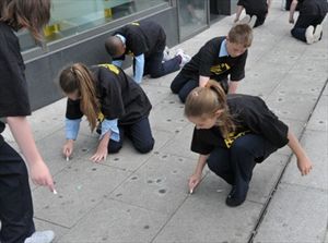 Τσίχλες στο δρόμο...