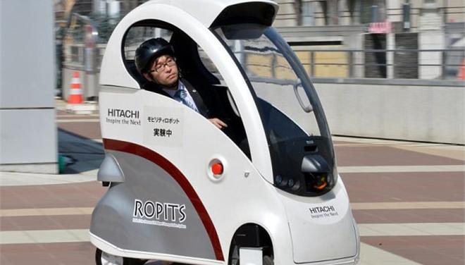 Το μονοθέσιο αυτοκίνητο - ρομπότ μπορεί να πηγαίνει τον επιβάτη σε προκαθορισμένα σημεία στην πόλη αξιοποιώντας τα ευφυή συστήματα κίνησης που διαθέτει Το μονοθέσιο αυτοκίνητο